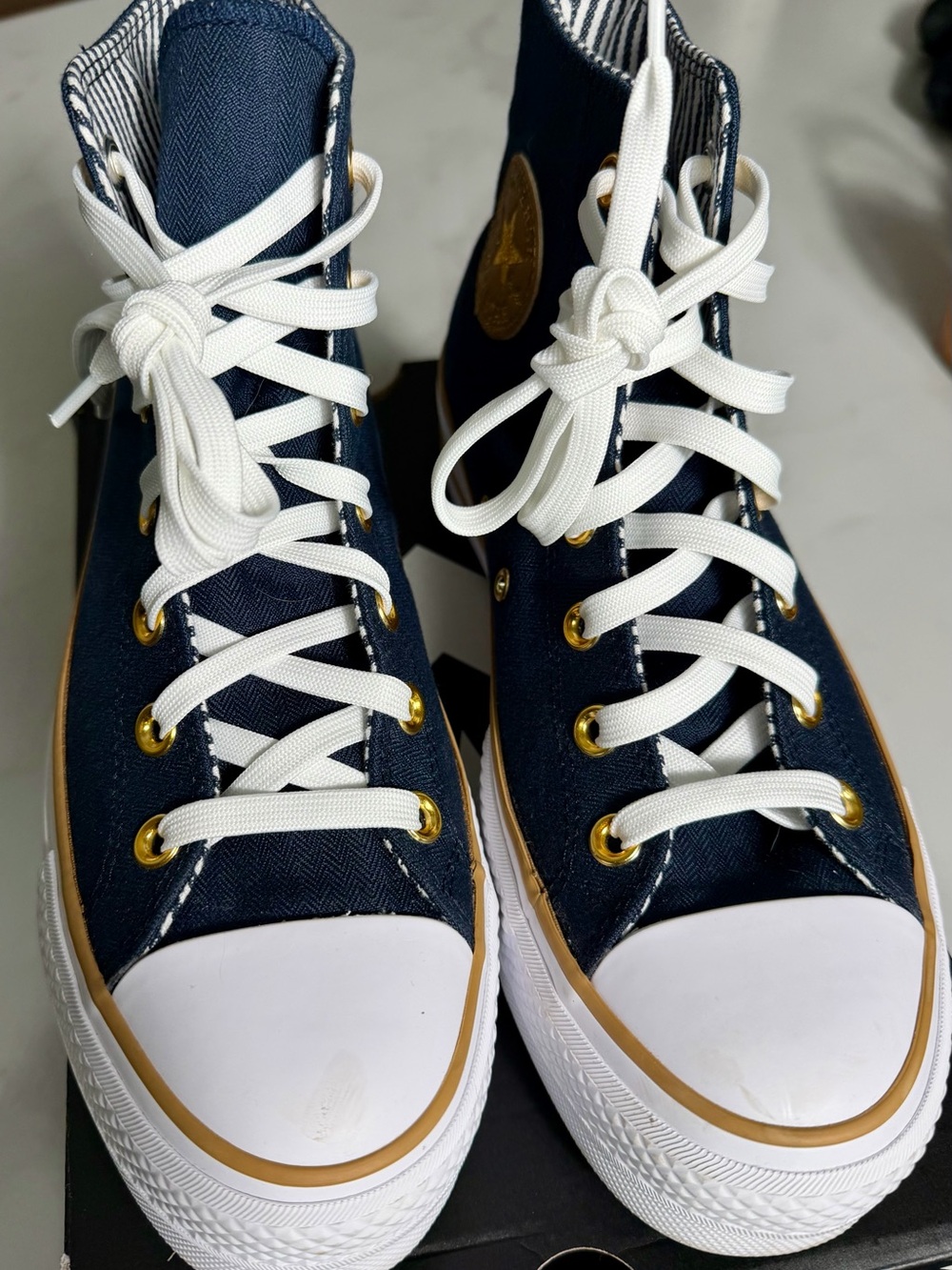 Converse High Top Sneakers in Obsidian/white/ trek tan